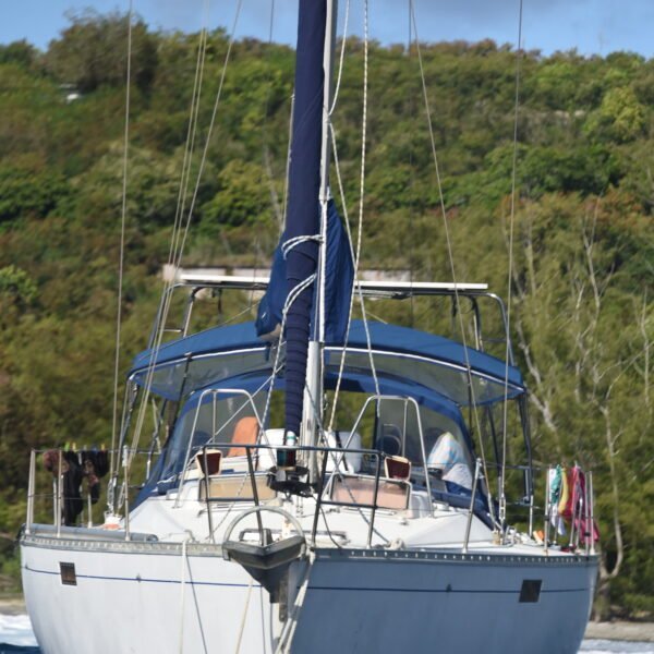 voilier monocoque pont coque mouillage tuamotus polynesie