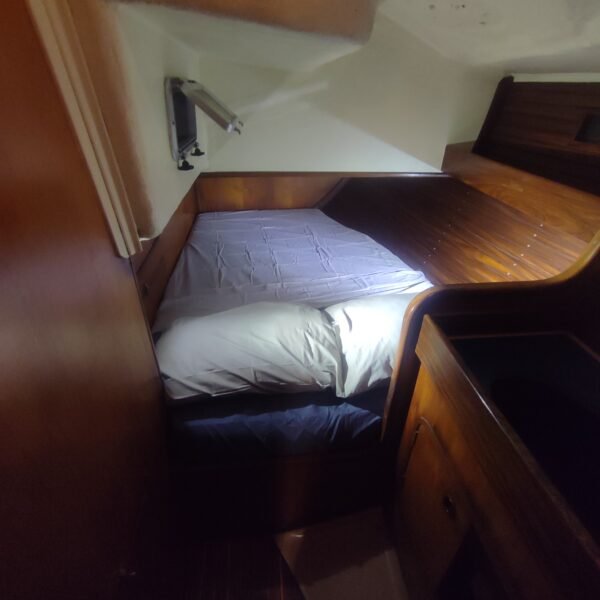 cabine arrière interieur voilier polynesie location voile navigation